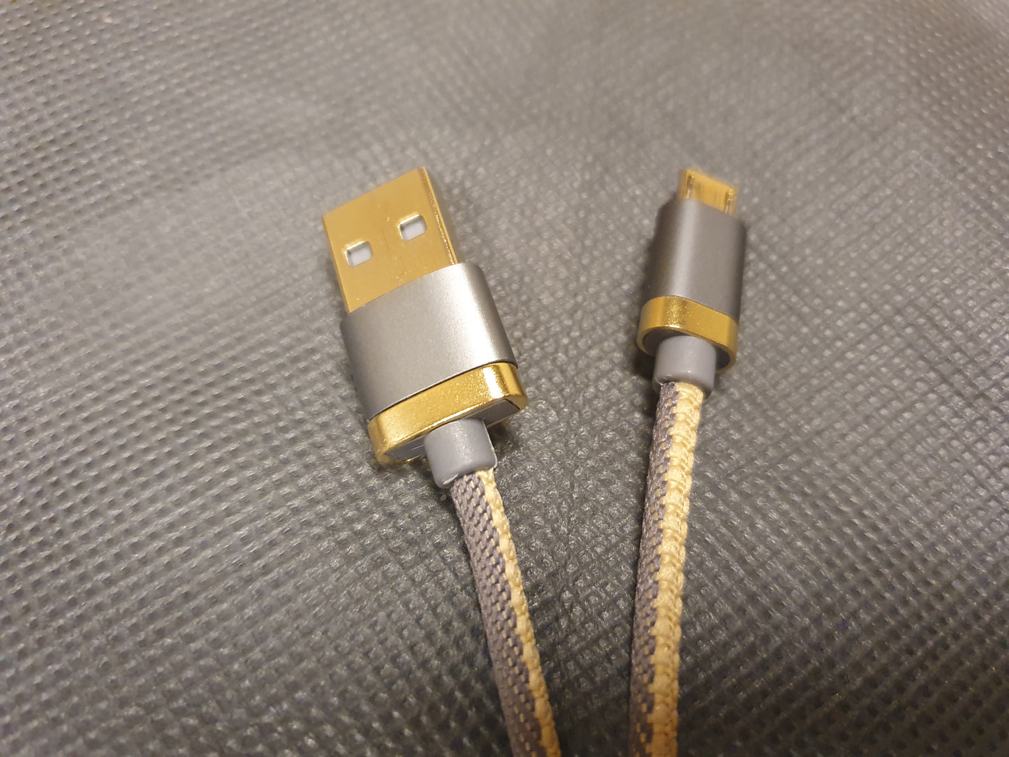 Micro-USB latausjohto harmaa